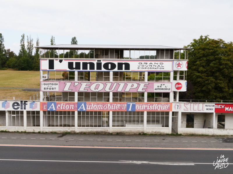 Tribunes et stands - Circuit Reims-Gueux - La Jauge Auto